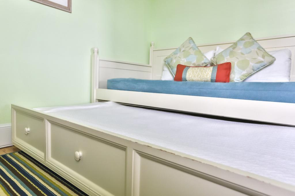 Mansion House Inn Vineyard Haven Bagian luar foto
