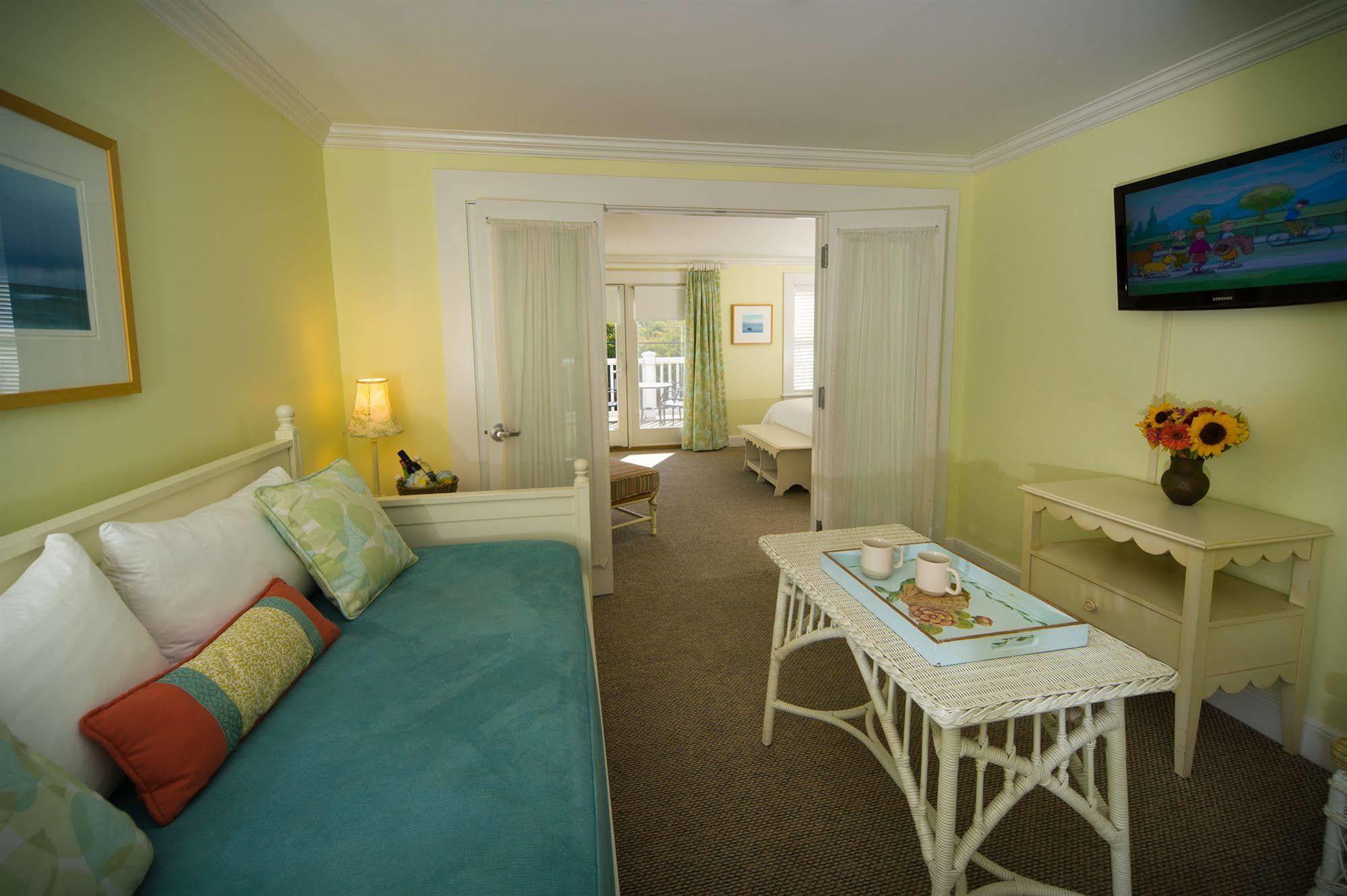 Mansion House Inn Vineyard Haven Bagian luar foto