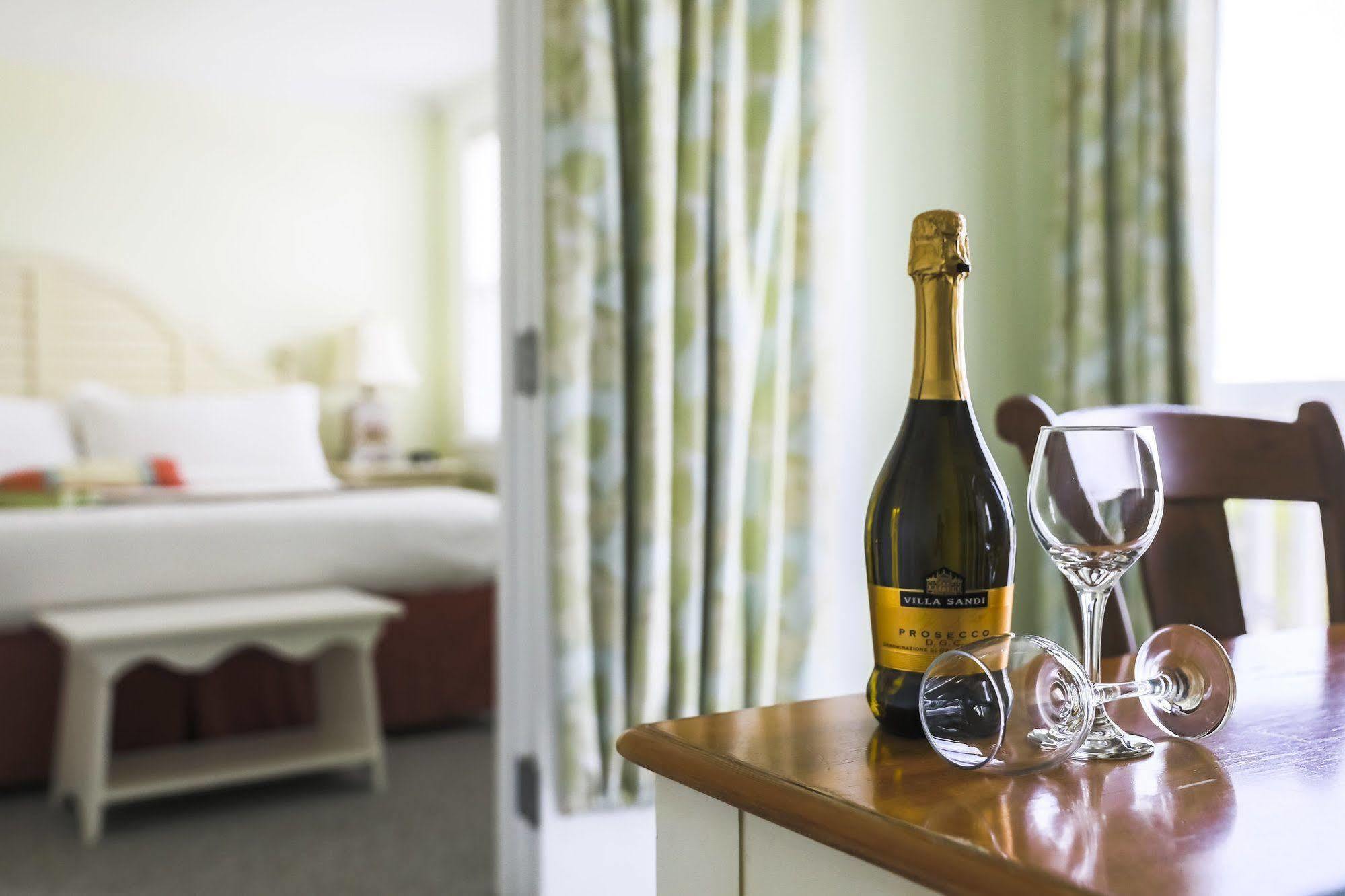 Mansion House Inn Vineyard Haven Bagian luar foto