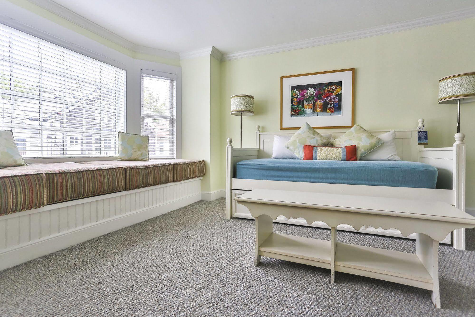 Mansion House Inn Vineyard Haven Bagian luar foto