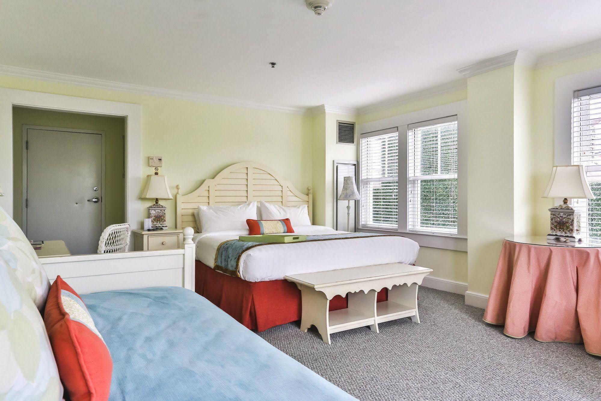 Mansion House Inn Vineyard Haven Bagian luar foto